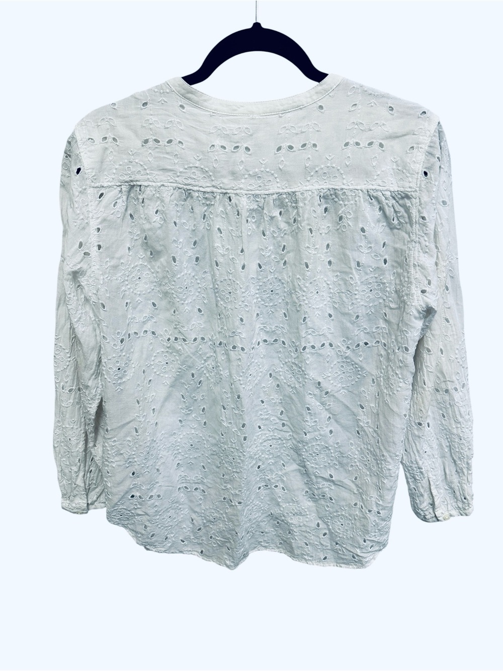 Old Navy white eyelet embroidered button down blouse Size M - Picture 8 of 10